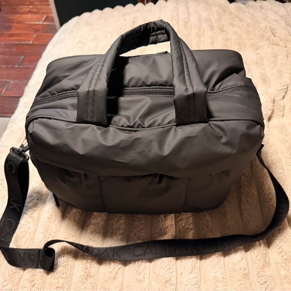 CALPAK Luka Duffel Bag Matte Black - Picture 3 of 10